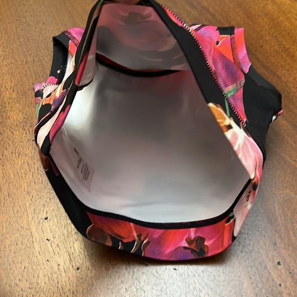 GUESS Girls Branded Sports Top in Pink size 8 - Picture 4 of 7